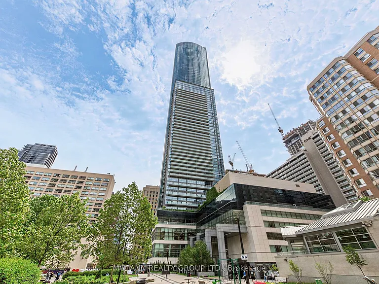 386 Yonge St #3015 — Photo 1