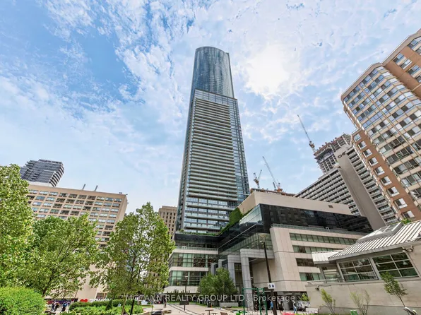 386 Yonge St, Toronto, ON