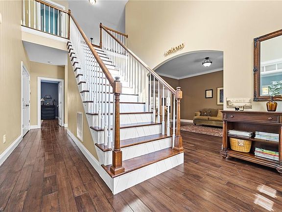 5th image of 180 Rocky Cove Ln