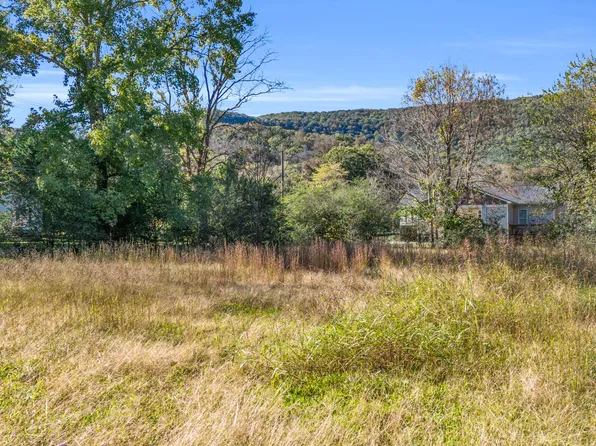 704 Ray Ln, Hixson, TN 37343