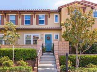 28606 Jardineras Dr #1, Valencia, CA 91354