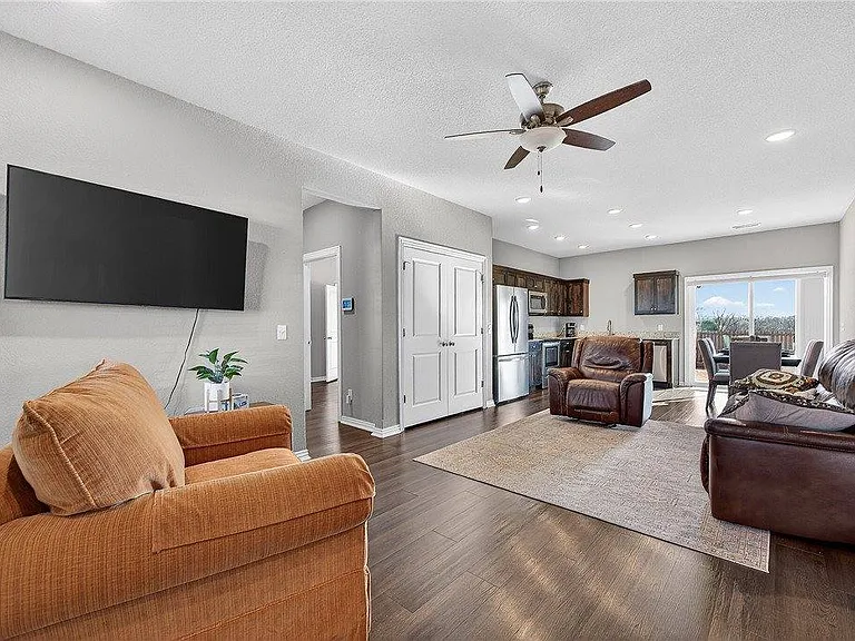 1220 Moonrise St — Photo 4