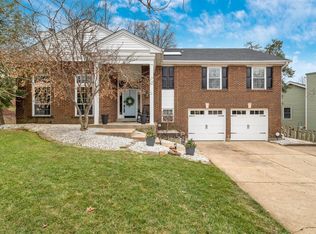 730 Oak Hall Ln, Ballwin, MO 63021