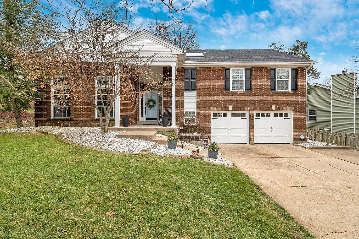 730 Oak Hall Ln photo 1