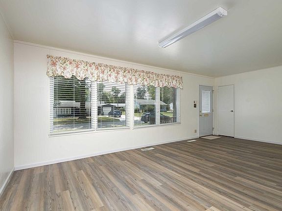 5th image of 2917 28th Ave
