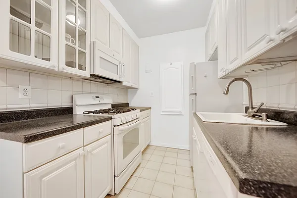 Sold by REMAX Elite | media 47