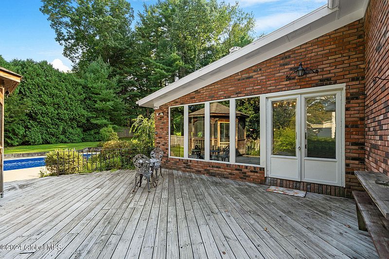5th image of 29 Vichy Drive
