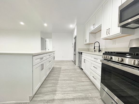 4th image of 2244 W 24th St APT 6