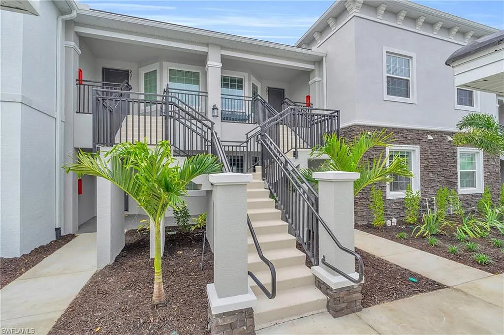 Esplanade Lake Club — Photo 1