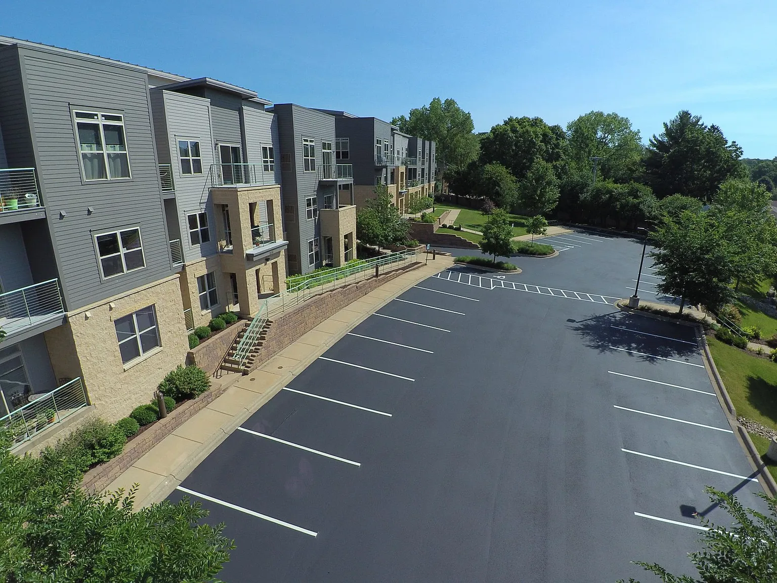Tyberius Terrace Apartments — Photo 4