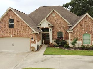 638 Saybrook Ln, Port Neches, TX 77651