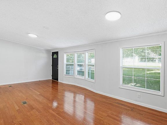 4th image of 2914 Patriot Ln