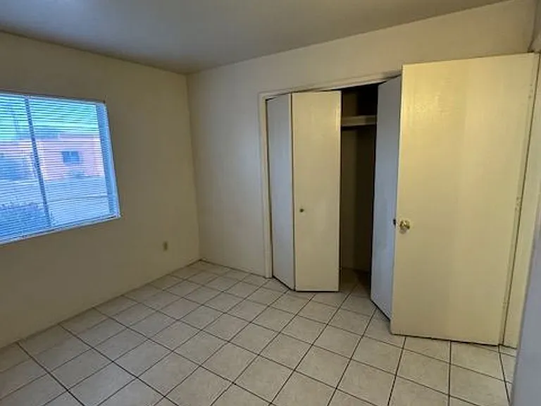 446 E Pastime Rd — Photo 9