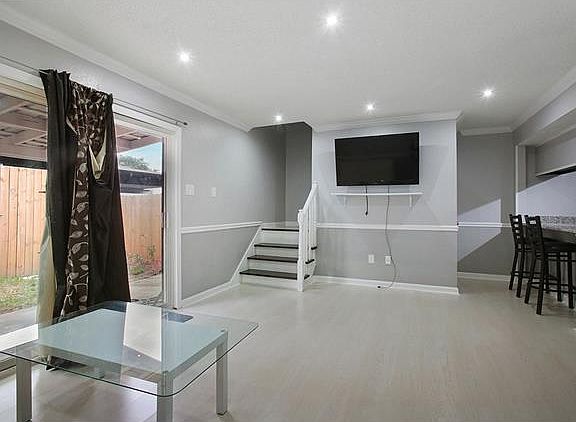5th image of 2325 Park Place Dr