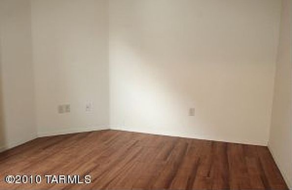2nd image of 6041 S Avenida Las Monjas