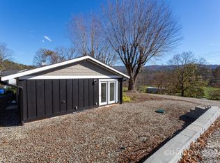 34 Hillside St, Weaverville, NC 28787