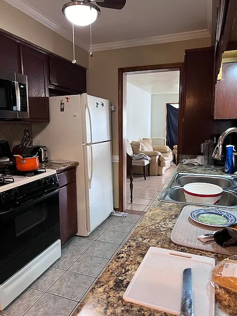3 bed, 2.5 bath, 1480 sqft, $2,200 — Photo 4