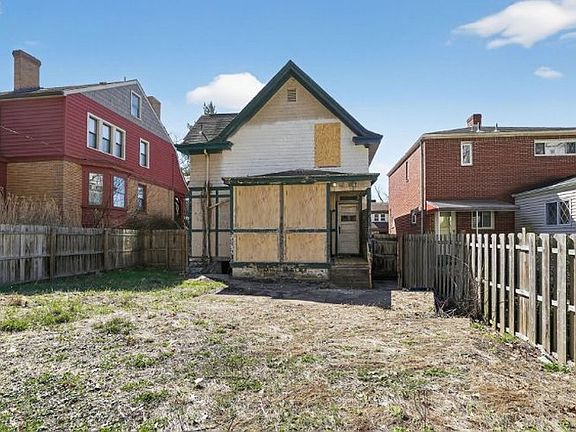 3rd image of 1156 Pemberton St