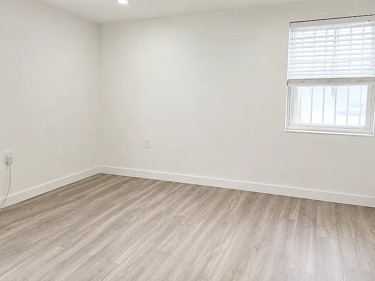2337 33rd Ave #1 — Photo 1