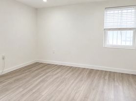 2337 33rd Ave, Astoria, NY