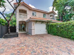 3121 McDonald St, Miami, FL 33133