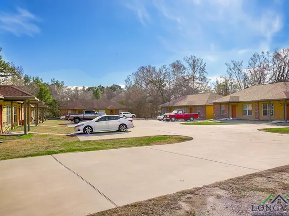 1120 Creekwood Ln, Longview, TX 75602