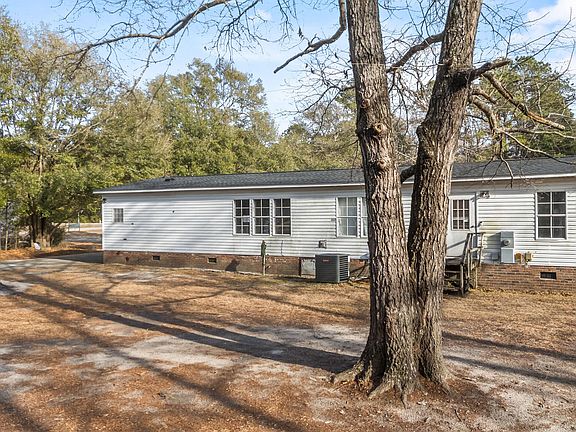 5th image of 4675 General Howe Road