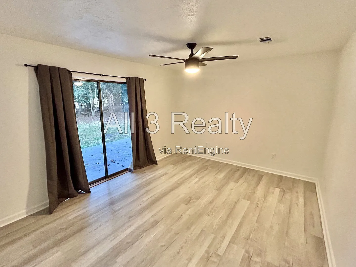 3 bed, 2.0 bath, 1696 sqft, $2,395 — Photo 4