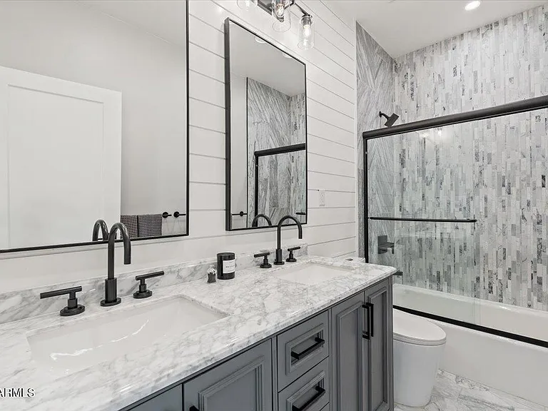 4137 E Earll Dr — Photo 40