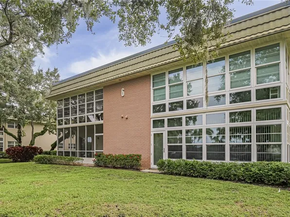 6 Vista Gardens Trl APT 201, Vero Beach, FL 32962