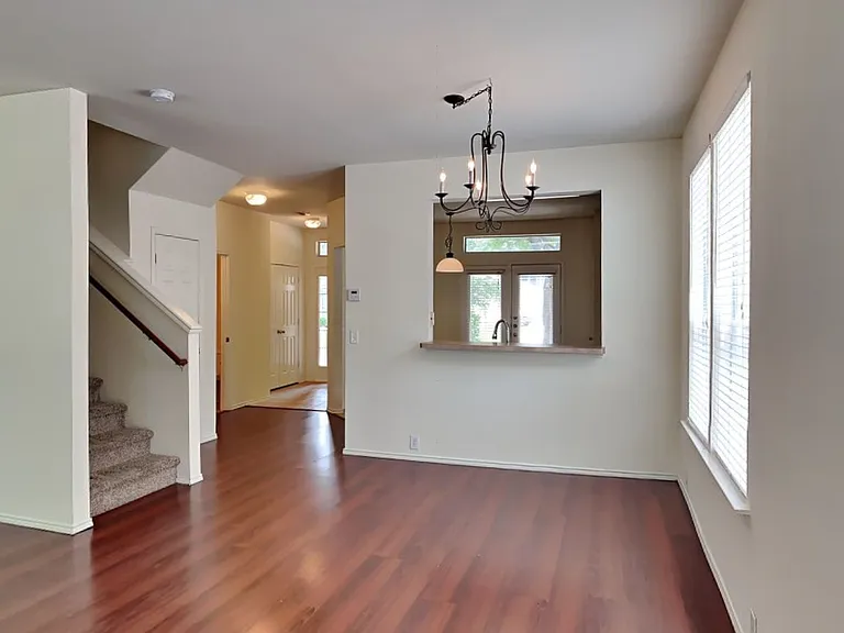 10661 Traymore Dr — Photo 6