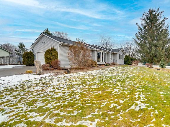 3rd image of 25407 E Joseph Ave