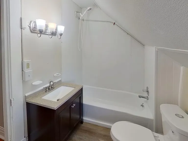 100 Ryckman Ave #2R — Photo 9