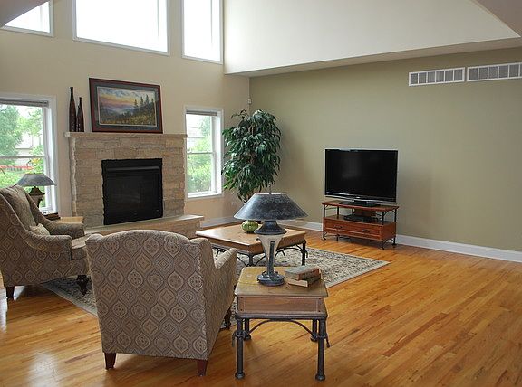 3rd image of 22833 Weinhold Dr