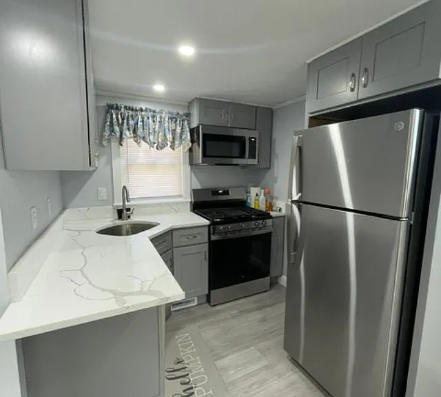39 Newton Ave — Photo 9