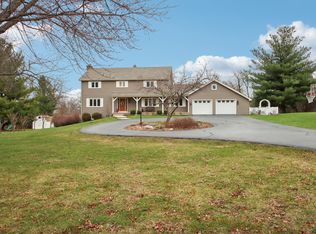 3720 Great Hill Rd, Crystal Lake, IL 60012