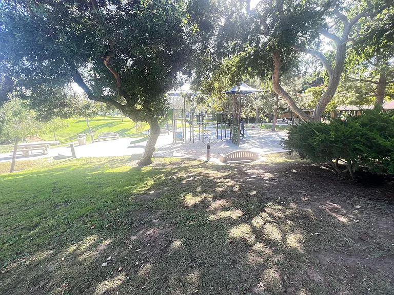 512 Jasmine Ave #1 — Photo 40