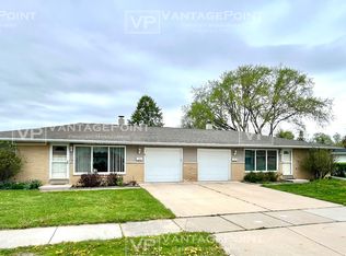 1716 Estates Ct, Green Bay, WI 54304