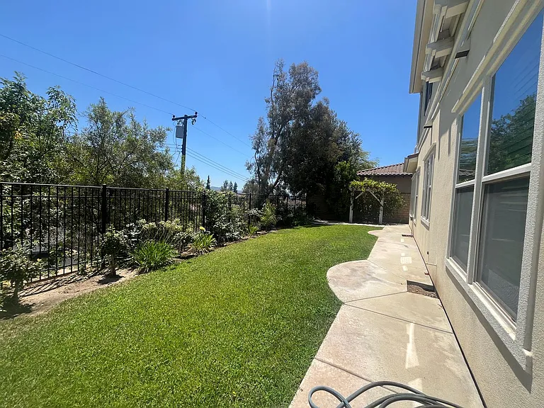 1134 Las Colinas Way — Photo 18