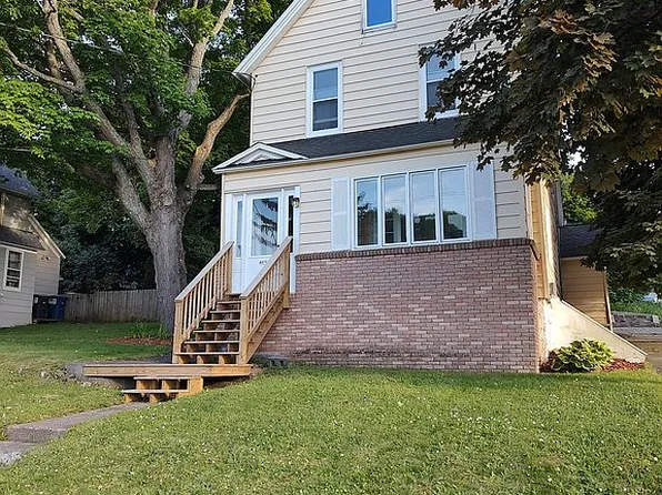 409 W Douglass Ave, Houghton, MI 49931