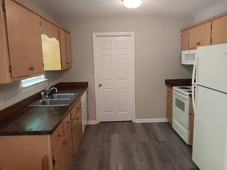 124 Tradewinds Rd — Photo 6