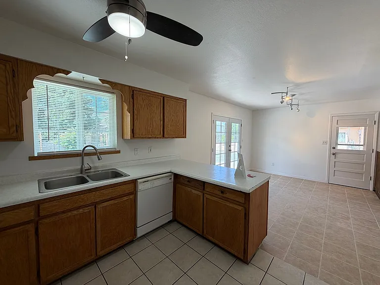 1143 De Vargas Ct SE — Photo 20