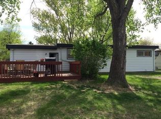 2517 Skyline Dr, Minot, ND 58703
