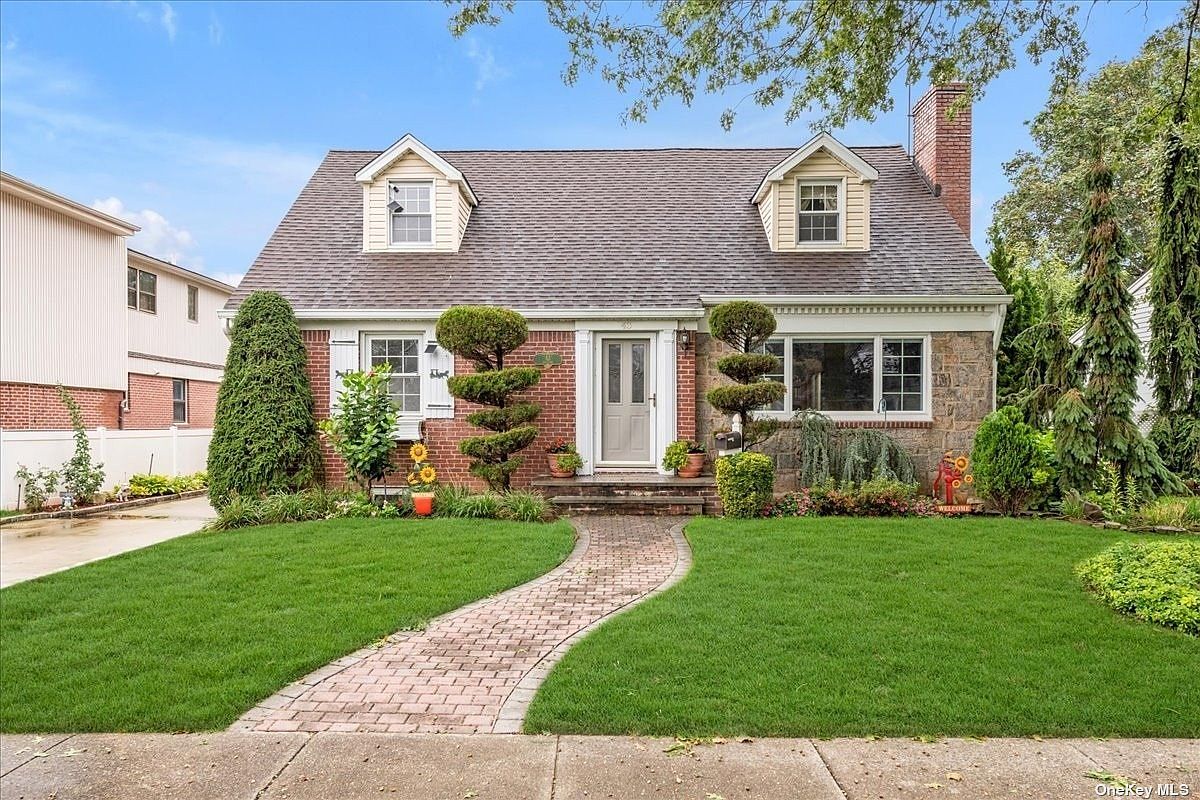 43 Iris Lane, New Hyde Park, NY 11040 Zillow