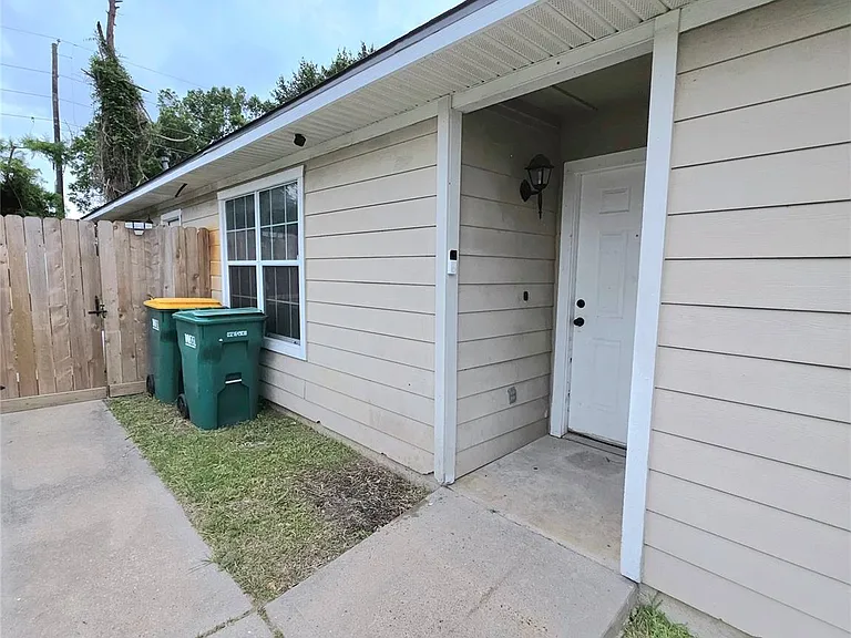 5335 Cherie Crest Ct — Photo 3
