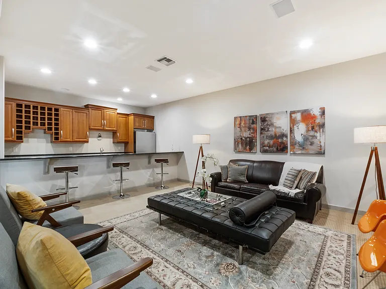 7926 Versilia Dr — Photo 33
