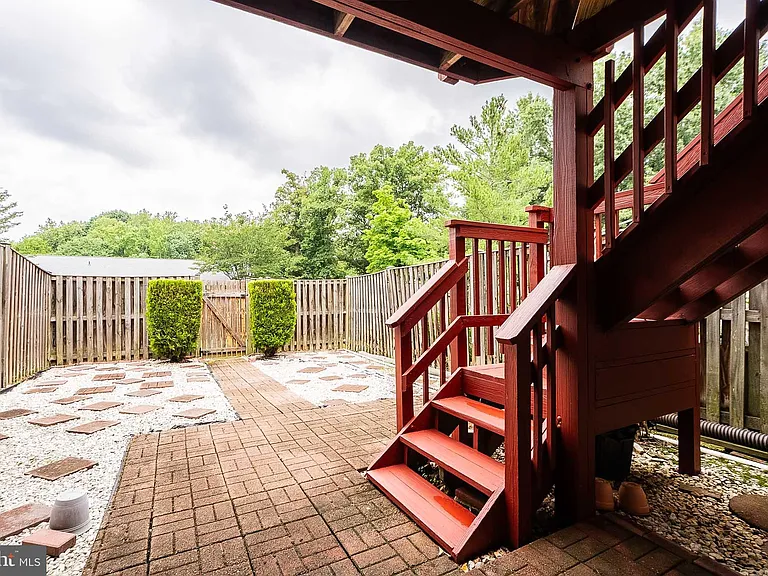 5844 Banning Pl — Photo 36