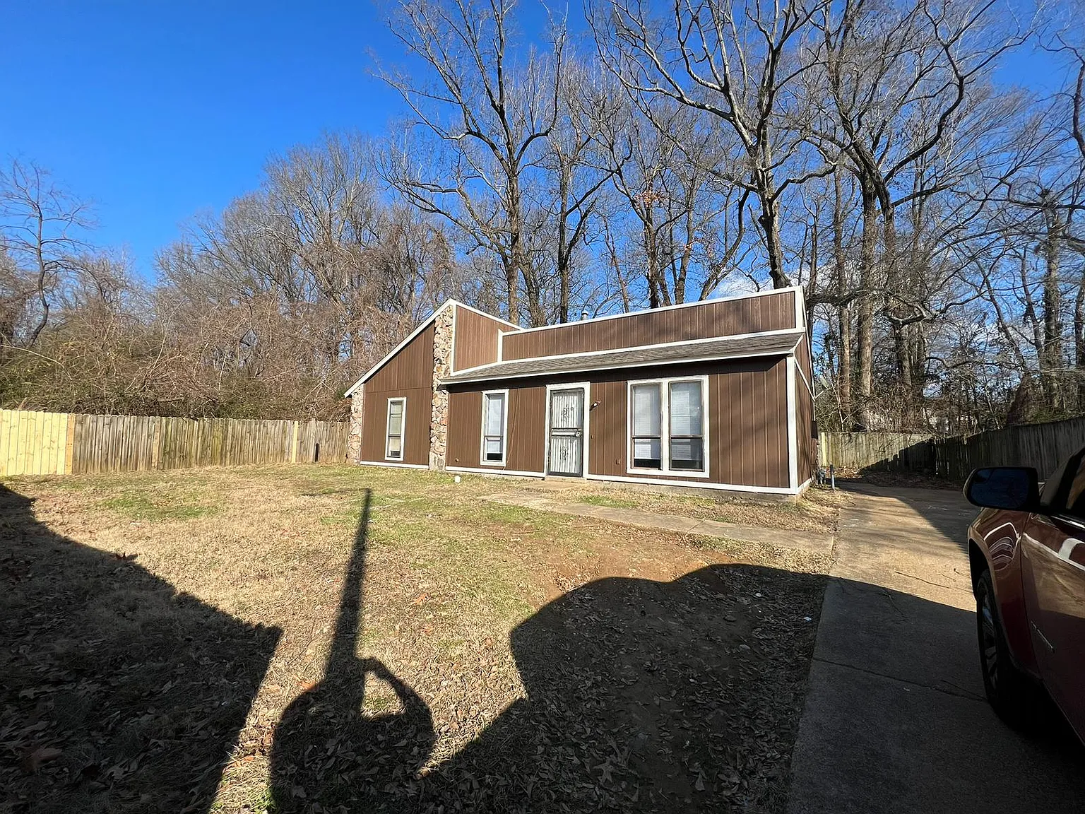 3 bed, 1060 sqft, $900 — Photo 2