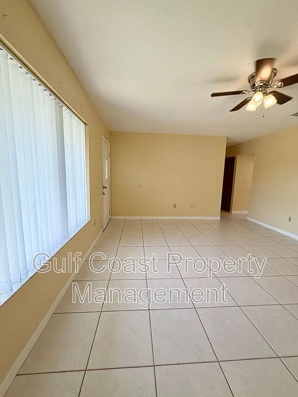 3 bed, 2.0 bath, 1721 sqft, $1,700 — Photo 3