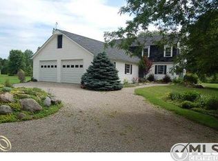 8415 Hough Rd, Almont, MI 48003